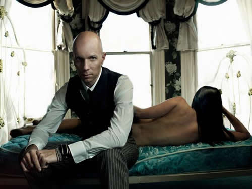 
					Billy Howerdel